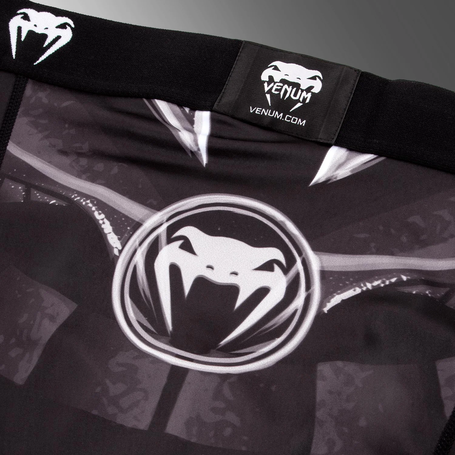 Vale Tudo Shorts Venum Gladiator 3.0 - Black/White - Image 6