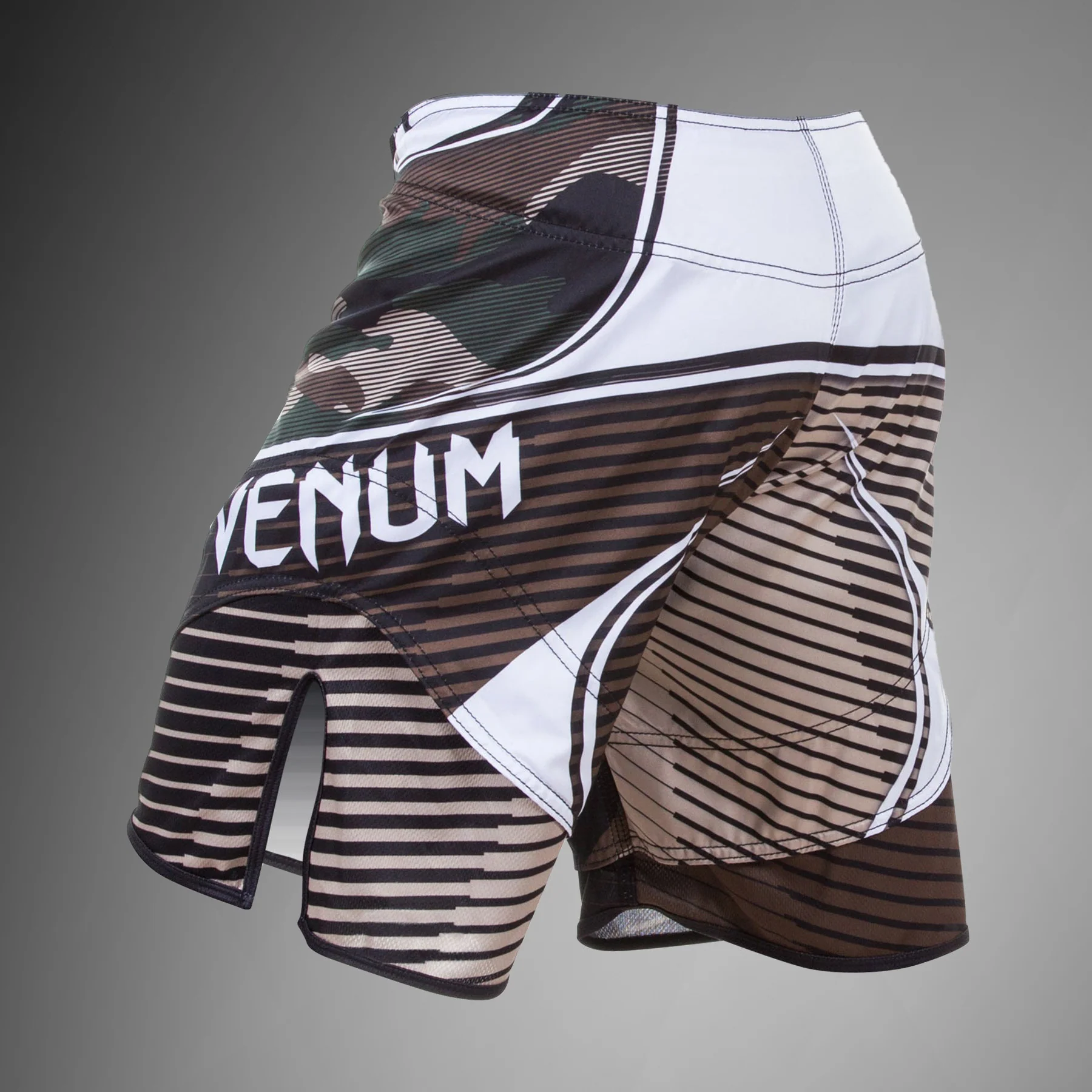 Venum Camo Hero Fightshorts - Green/Brown - Image 4