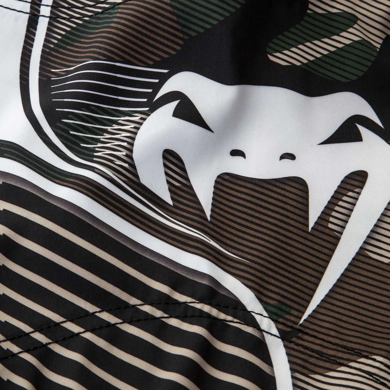 Venum Camo Hero Fightshorts - Green/Brown - Image 8