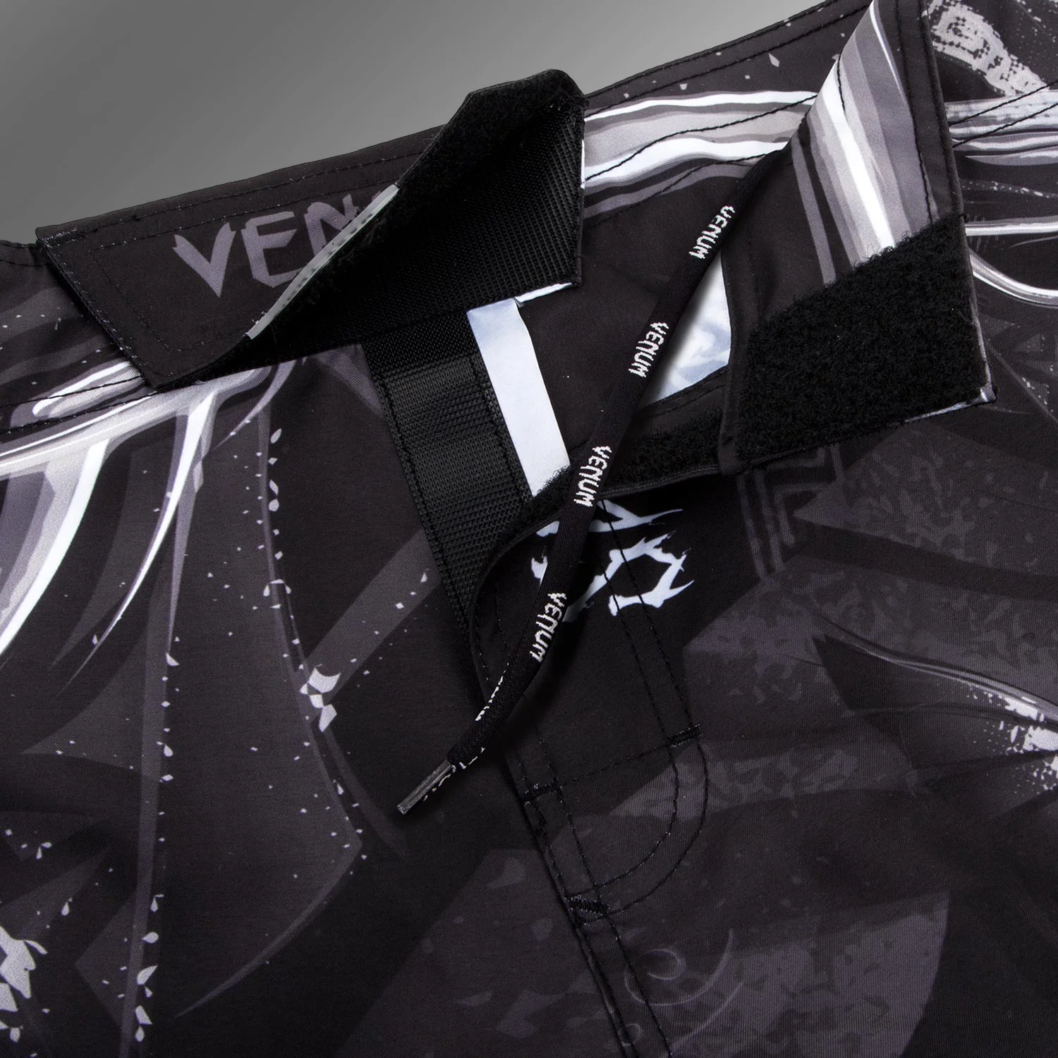 Venum Gladiator 3.0 Fightshorts - Black/White - Image 8