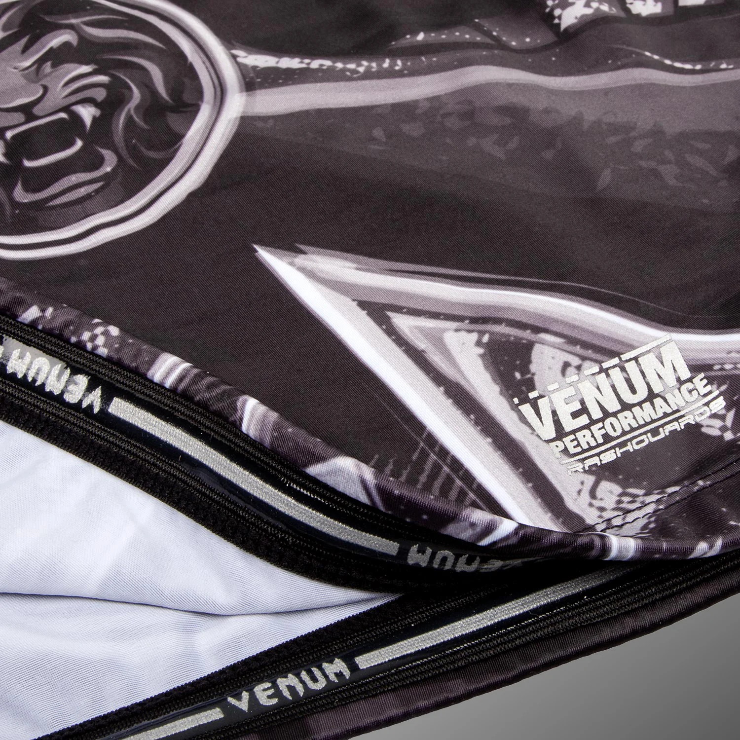 Venum Gladiator 3.0 Rashguard - Black/White - Short Sleeves - Image 7